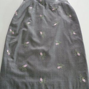 ESCADA VINTAGE  DESIGNER  WOOL GREY PENCIL SKIRT FULLY LINED WITH EMBROIDERY …